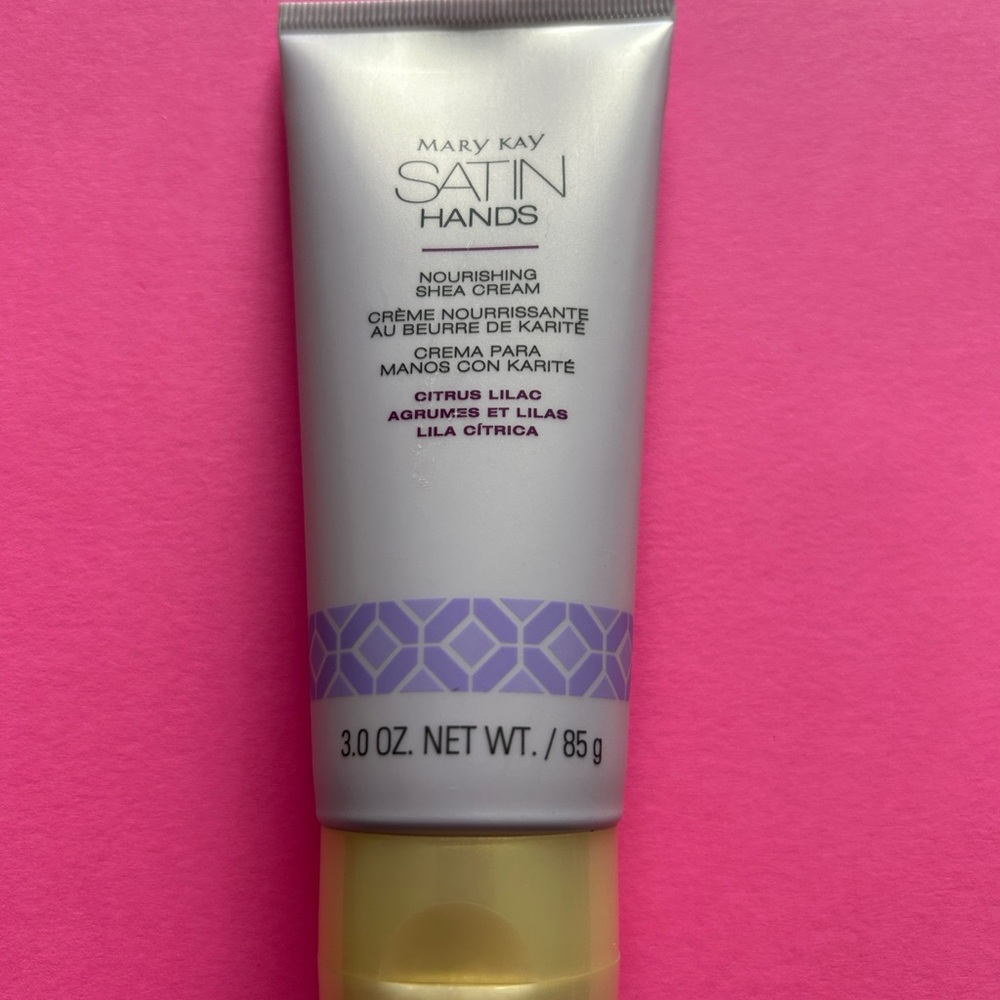 New Mary Kay Satin Hands Nourishing Shea Cream - Lilac and Silver